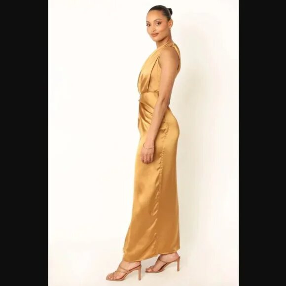 Petal & Pup Gold One Shoulder Dress - Picture 4 of 15